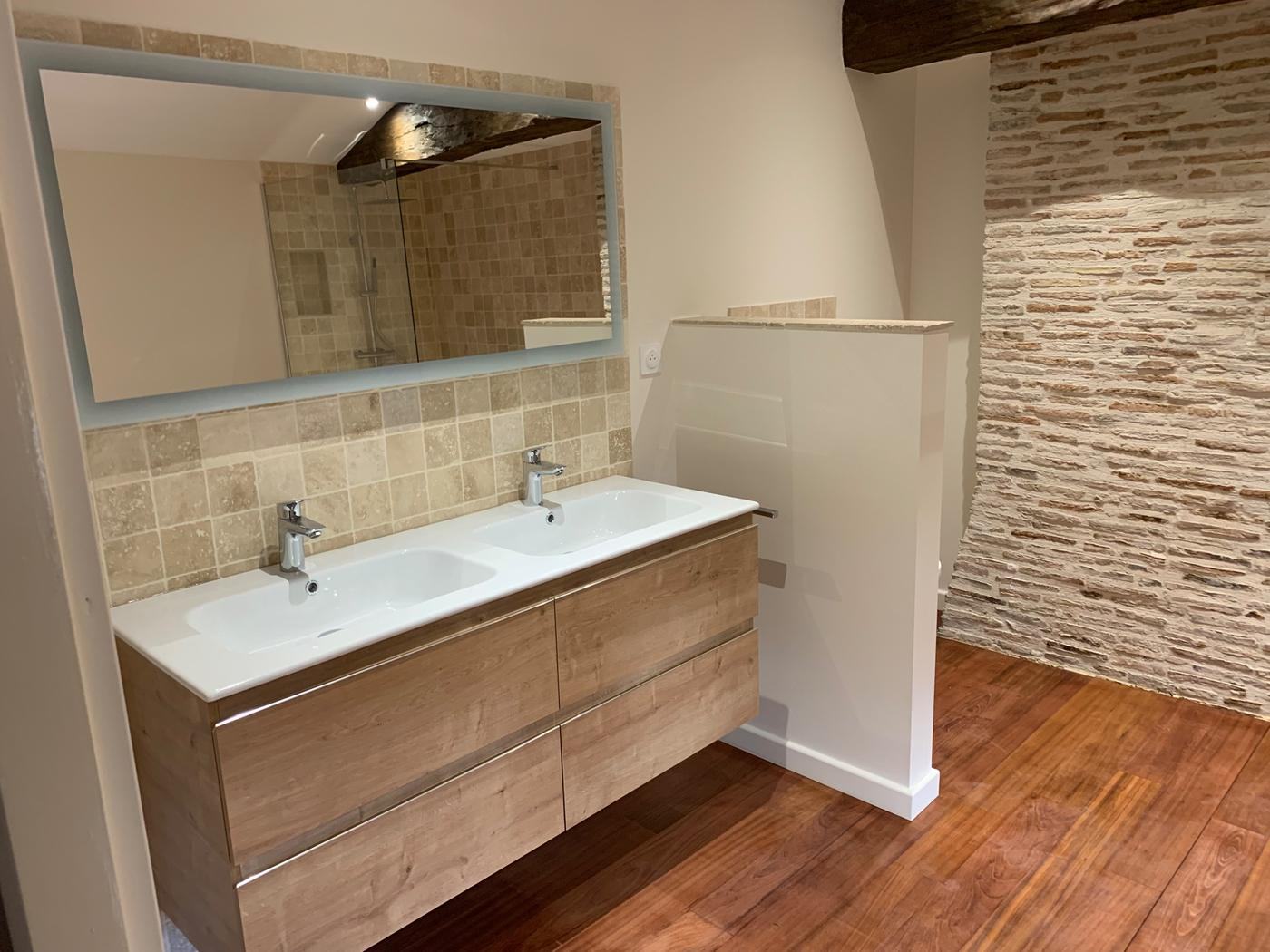 Double vasque suspendue avec miroir lumineux